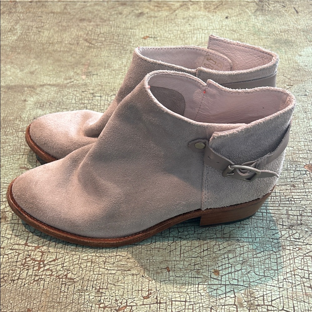 SOL SANA Blake Women's Sz 37 Suede Gray Casual Belted Ankle Booties Boots